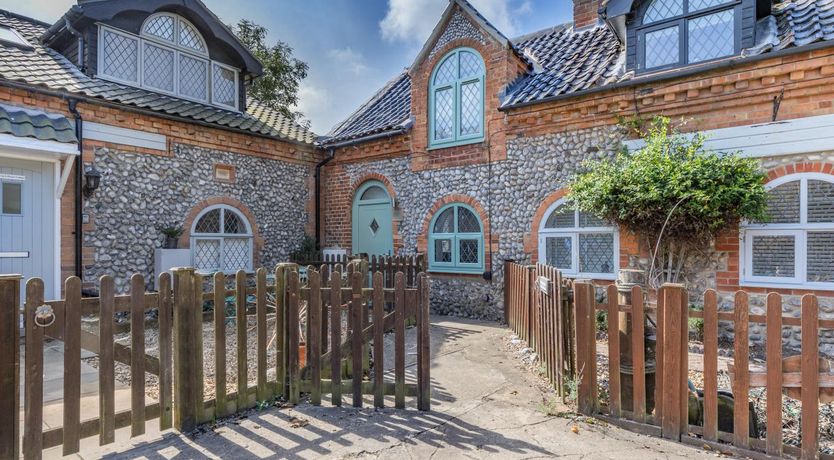 Photo of 1 Bed in Weybourne