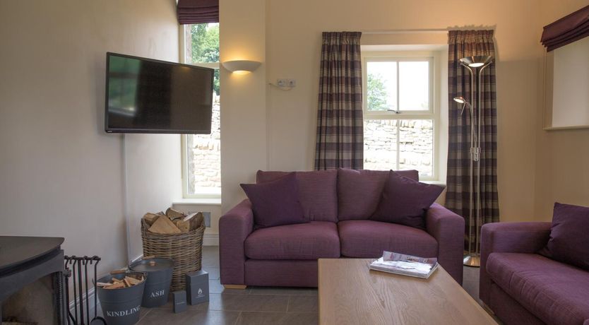Photo of 3 Bed in Low Row