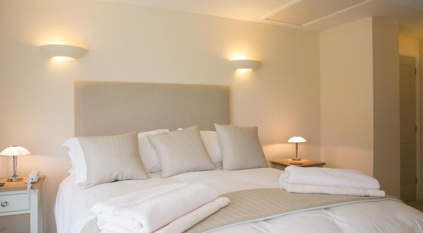 Photo of 3 Bed in Low Row
