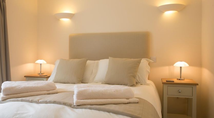 Photo of 3 Bed in Low Row