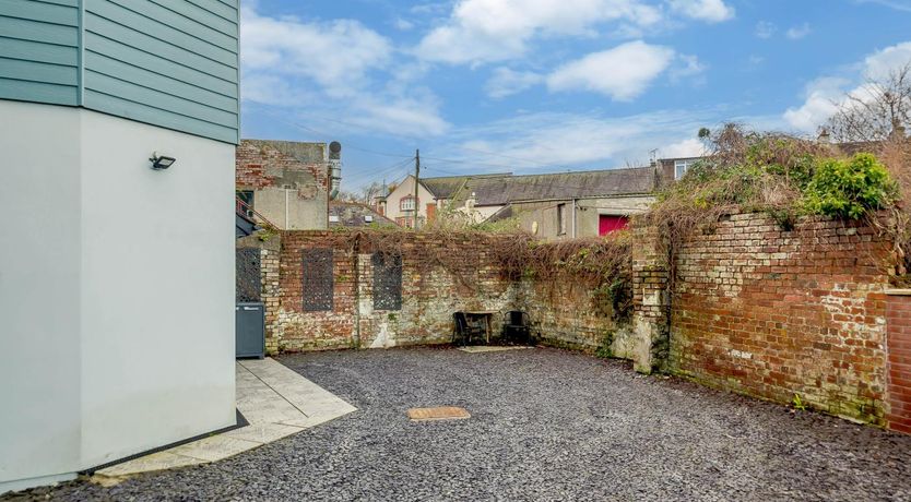 Photo of 1 Bed in Menai Bridge