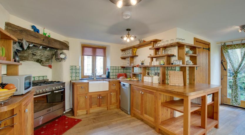 Photo of 5 Bed in Bethesda