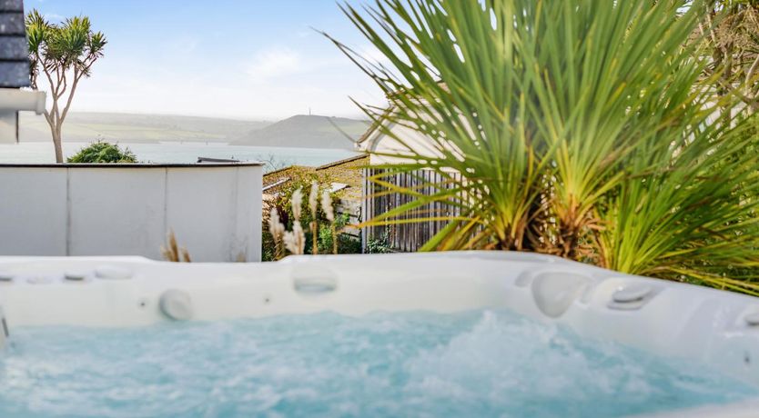 Photo of 5 Bed in Rock