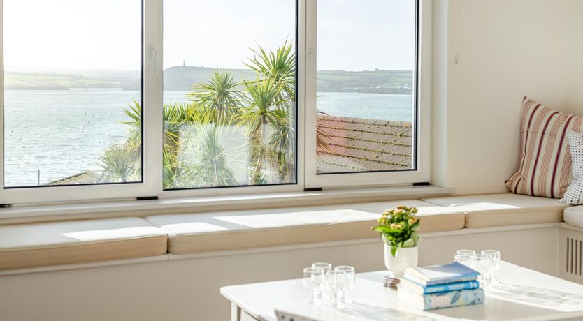 Photo of 5 Bed in Rock