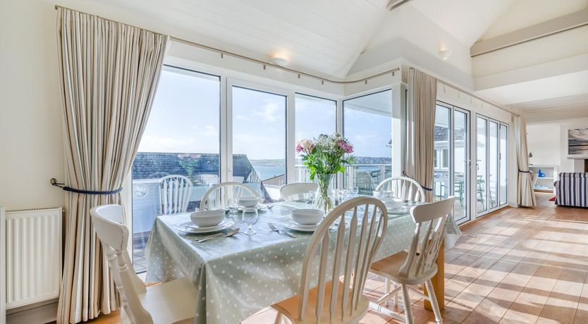 Photo of 5 Bed in Rock