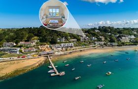 Photo of 5-bed-in-rock