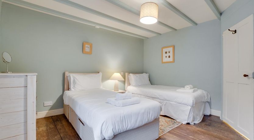Photo of 2 Bed in Sandsend