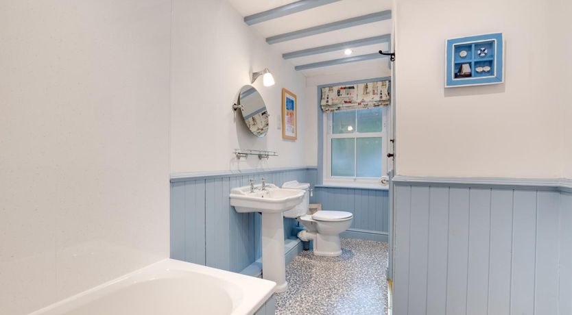 Photo of 2 Bed in Sandsend