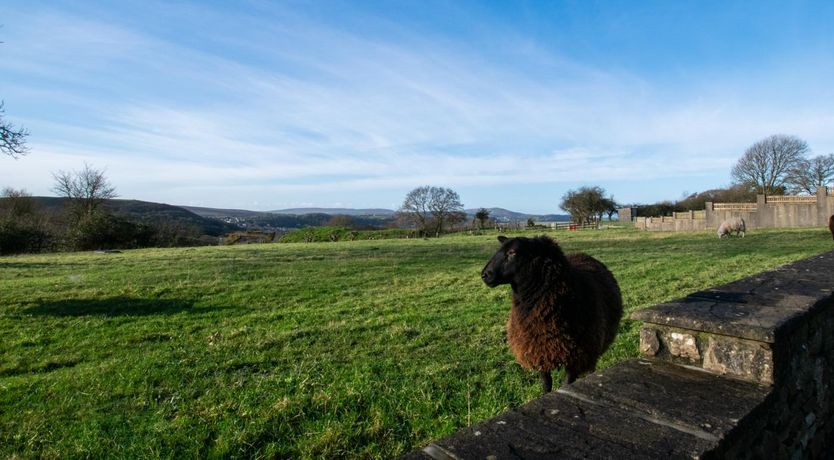 Photo of 3 Bed in Llanrhidian