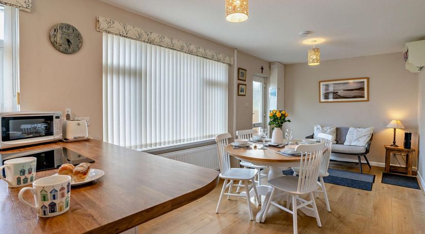 Photo of 2 Bed in Mumbles