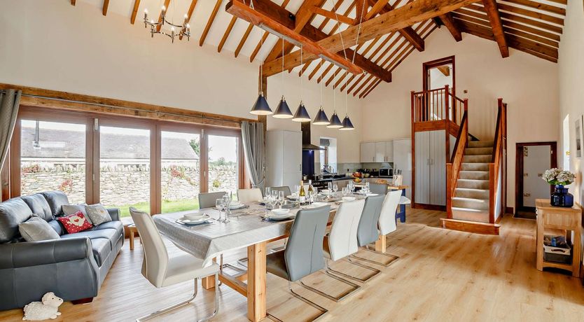 Photo of 5 Bed in Menai Bridge