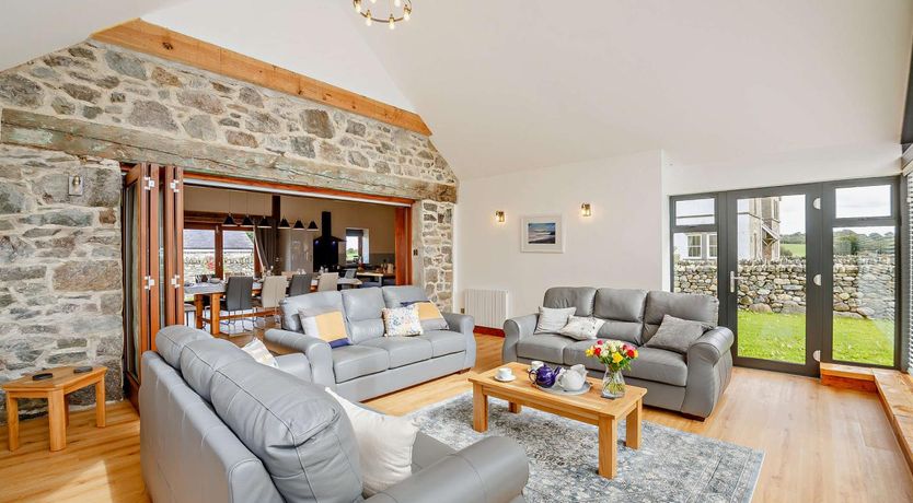 Photo of 5 Bed in Menai Bridge