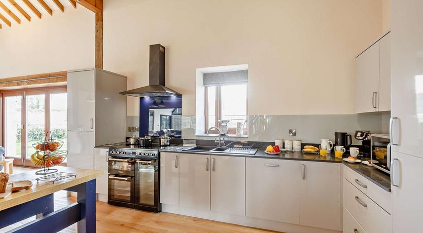 Photo of 5 Bed in Menai Bridge