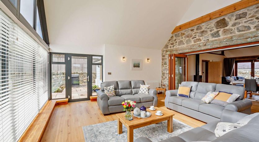 Photo of 5 Bed in Menai Bridge