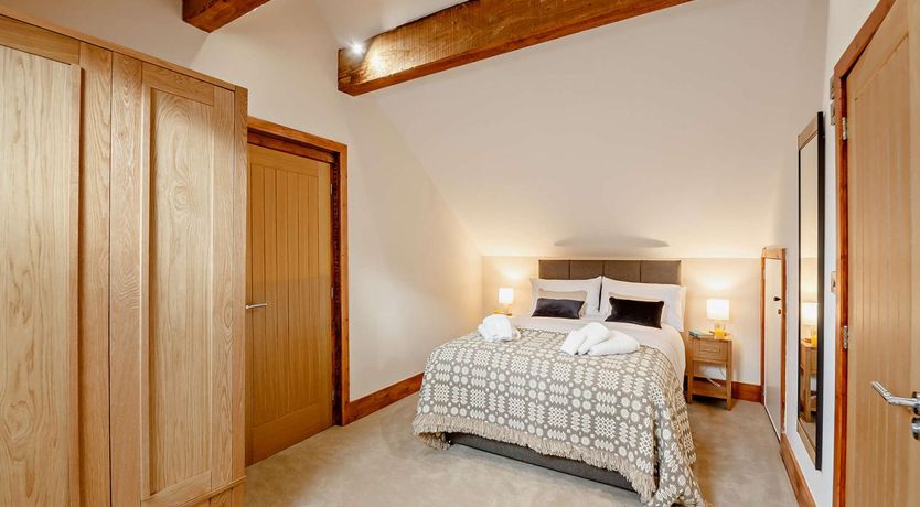 Photo of 5 Bed in Menai Bridge