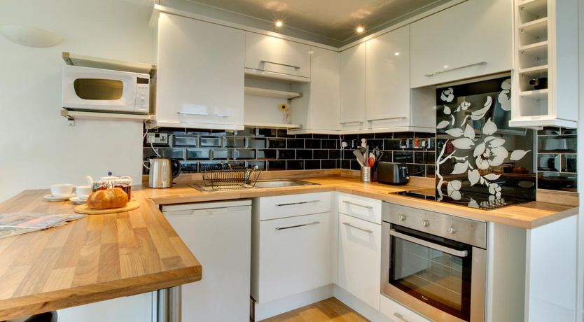 Photo of 1 Bed in West Bay