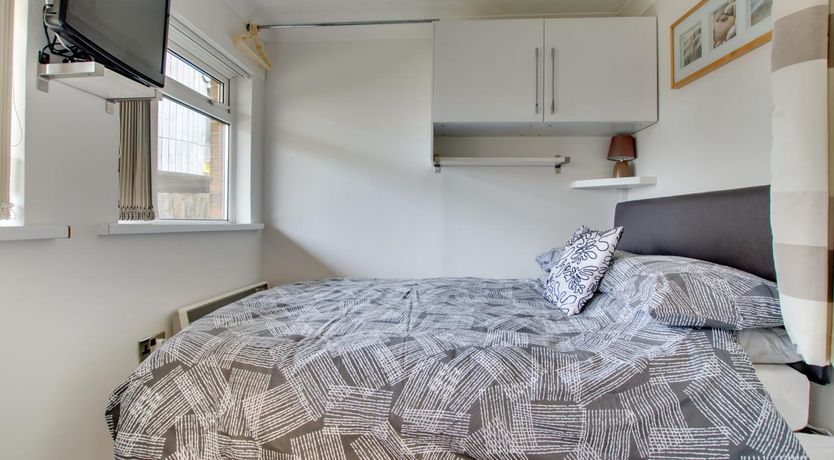 Photo of 1 Bed in West Bay