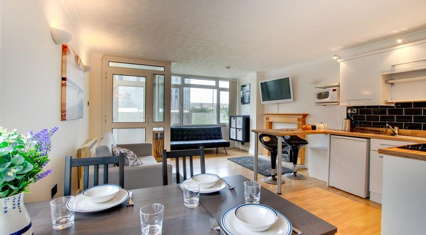 Photo of 1 Bed in West Bay