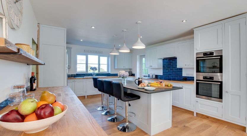 Photo of 4 Bed in Mortehoe