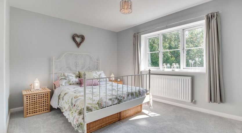 Photo of 4 Bed in Mortehoe