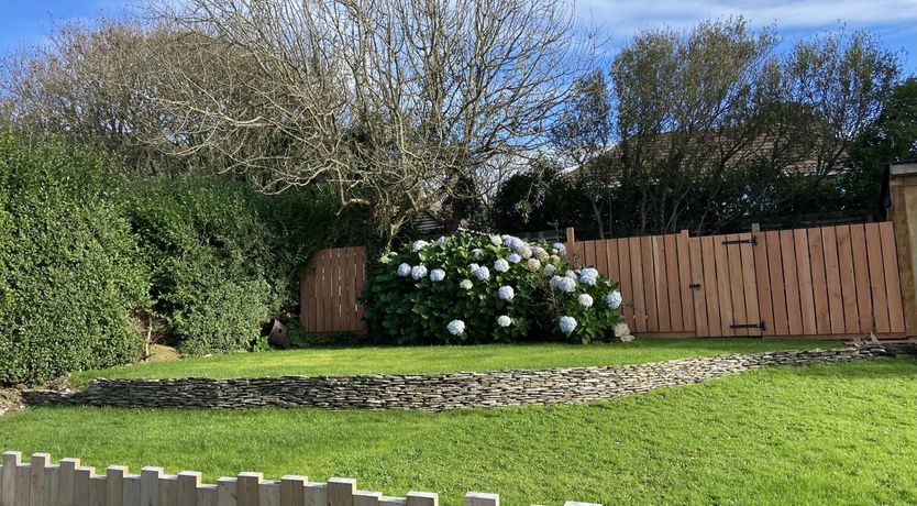 Photo of 4 Bed in Mortehoe