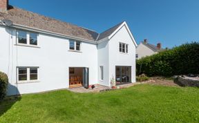 Photo of 4 Bed in Mortehoe
