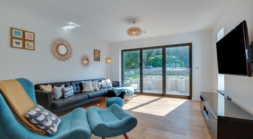 Photo of 4 Bed in Mortehoe