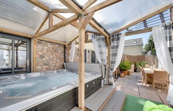 9 Bed in Torquay Holiday Home