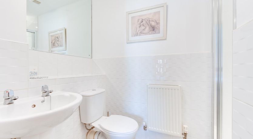 Photo of 3 Bed in Mumbles