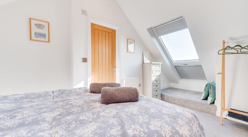 Photo of 3 Bed in Mumbles