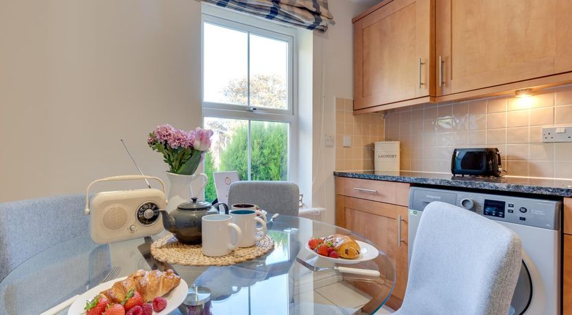 Photo of 3 Bed in Mumbles