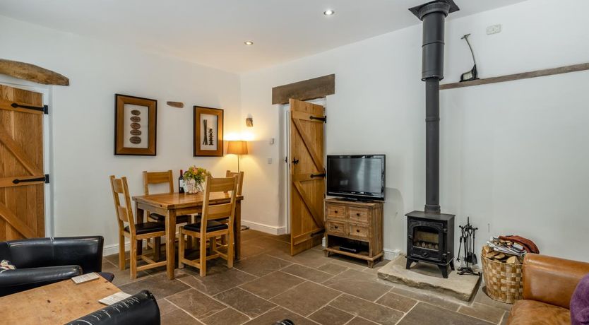 Photo of 2 Bed in High Peak