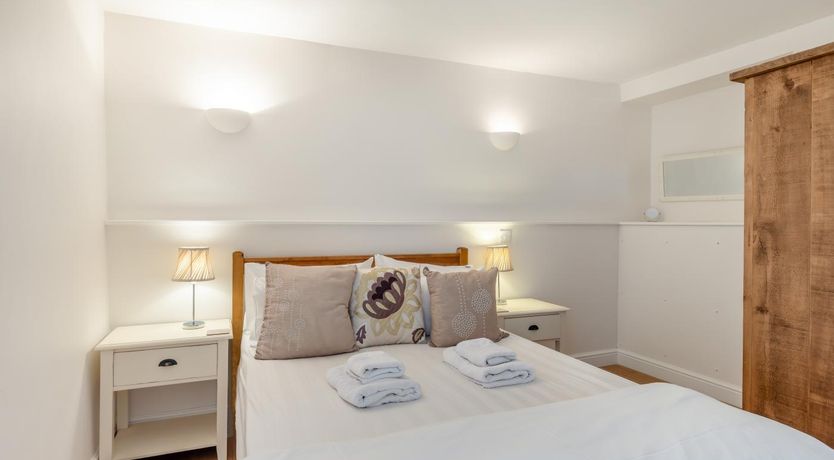Photo of 2 Bed in High Peak