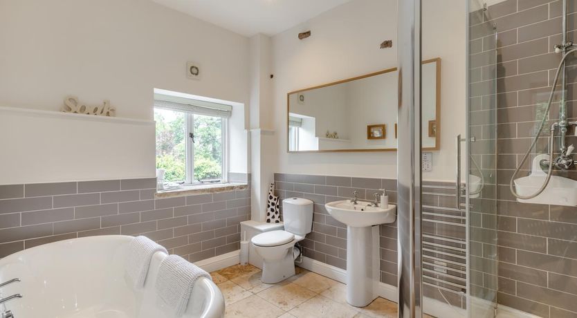 Photo of 2 Bed in High Peak