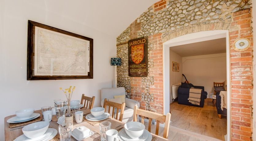Photo of 2 Bed in Holt