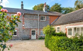 Photo of 2 Bed in Holt