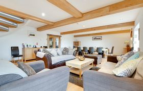 Photo of 4-bed-in-high-peak
