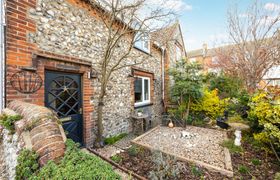 Photo of 4-bed-in-east-runton