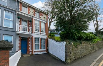 1 Bed in Mumbles Holiday Home