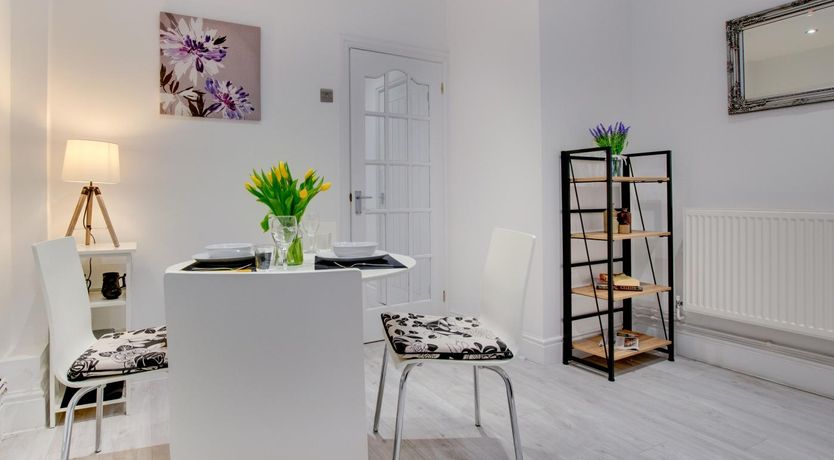 Photo of 1 Bed in Mumbles