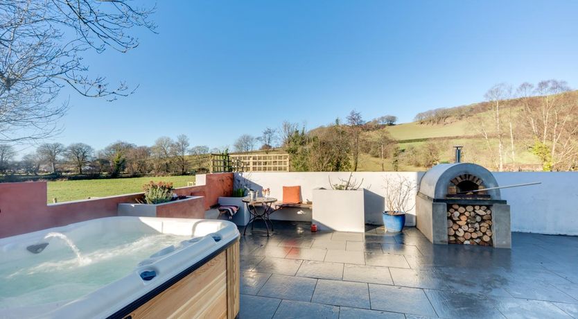 Photo of 2 Bed in Tregaron