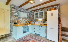 Photo of 5 Bed in Llanmadoc