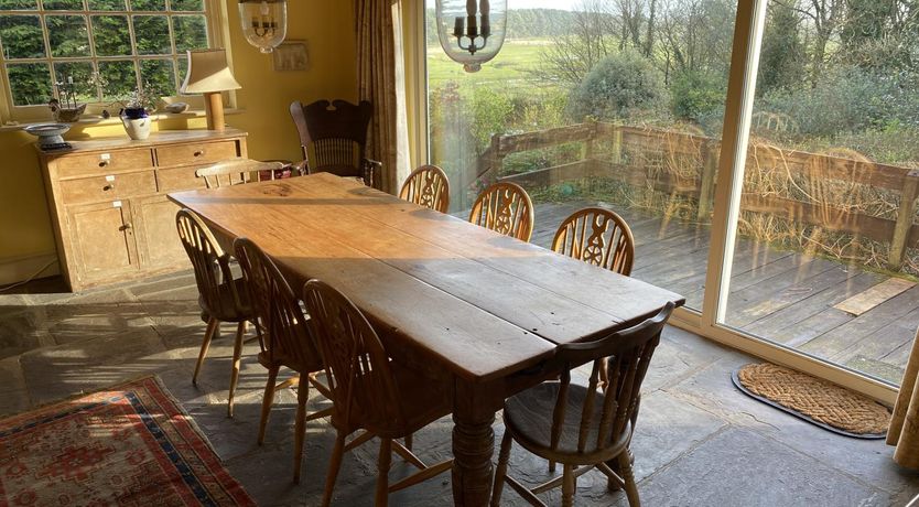 Photo of 5 Bed in Llanmadoc