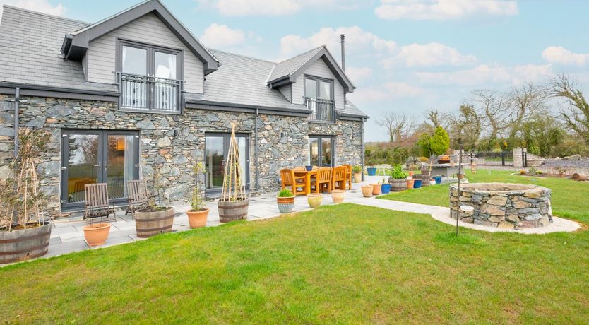 Photo of 3 Bed in Menai Bridge