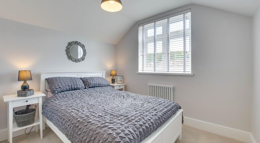 Photo of 4 Bed in Mumbles