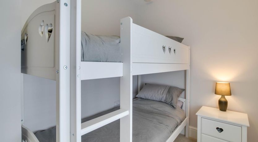 Photo of 4 Bed in Mumbles