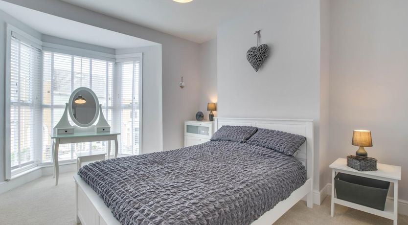 Photo of 4 Bed in Mumbles