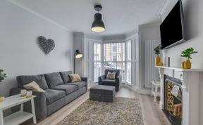 Photo of 4 Bed in Mumbles