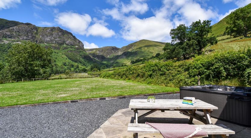 Photo of 4 Bed in Dinas Mawddwy