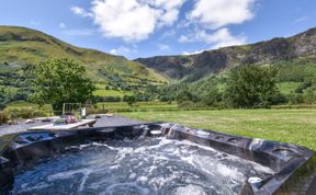 Photo of 4 Bed in Dinas Mawddwy